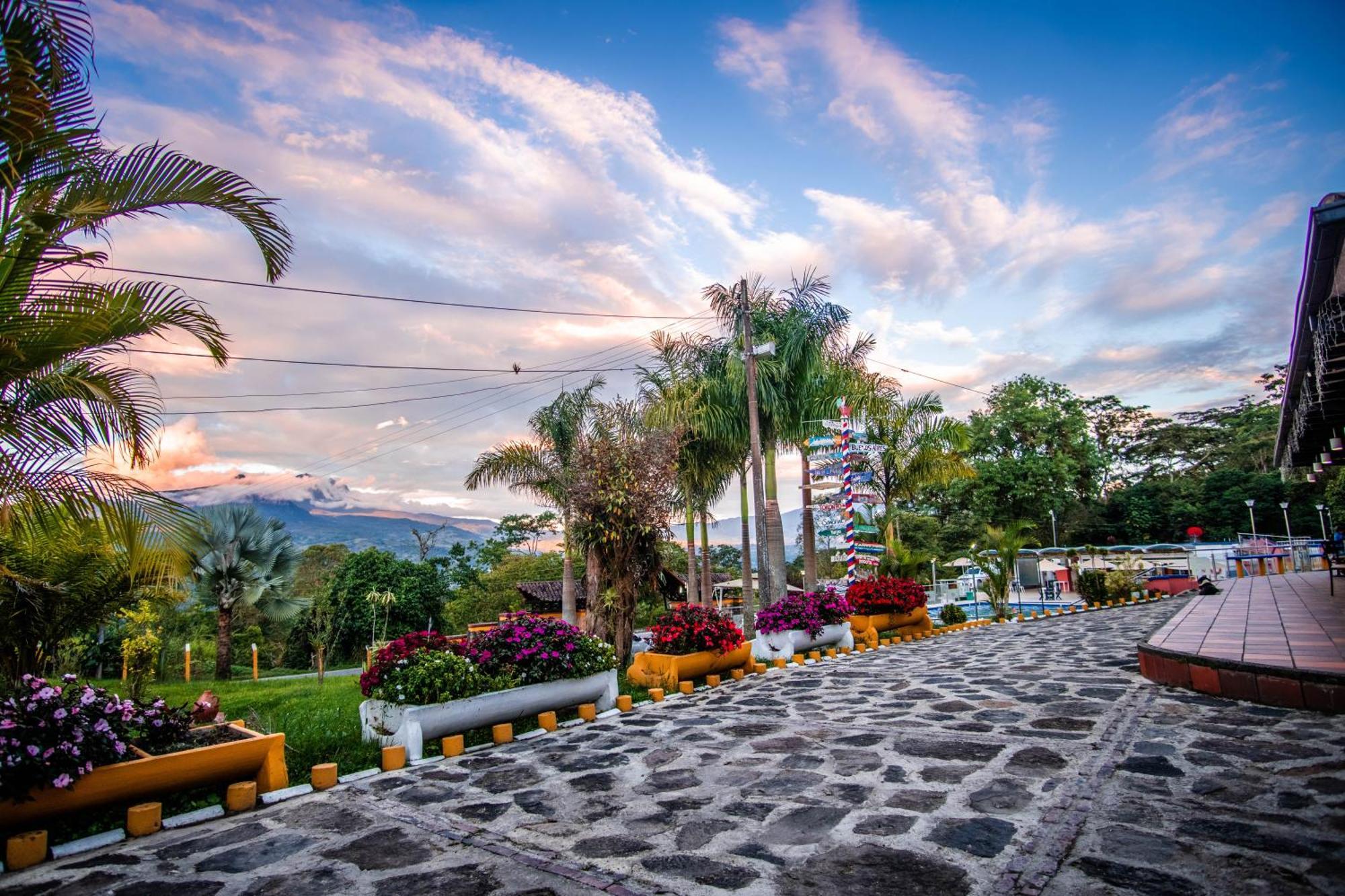 La Cabana Miraflores エクステリア 写真